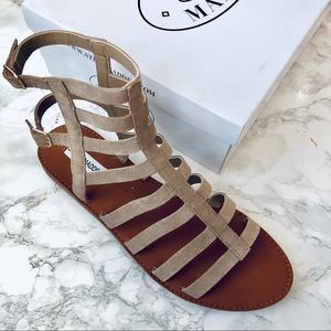 NEW Steve Madden Suede Gladiator Sandals - Size 11
